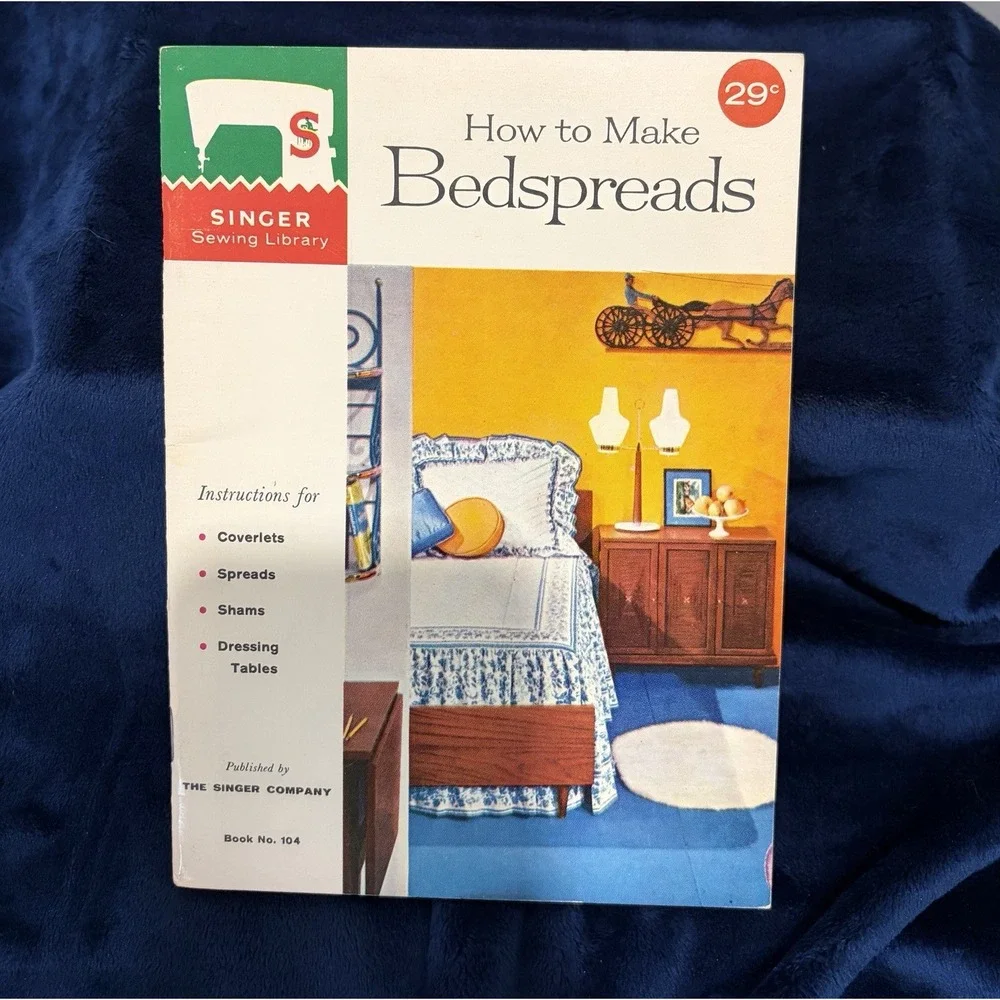 Lot of 2 Vintage Singer Sewing Library Booklets 1960 1961 Slip Covers Bedspreads